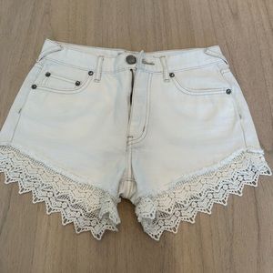 Free People white shorts size 25 - never worn